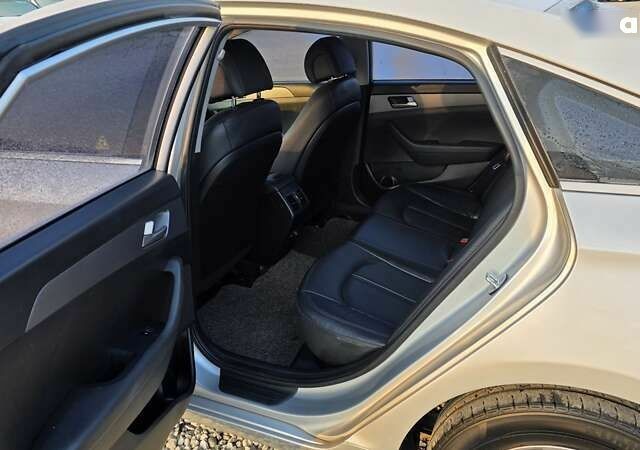 Хендай Соната, объемом двигателя 0 л и пробегом 240 тыс. км за 11290 $, фото 9 на Automoto.ua