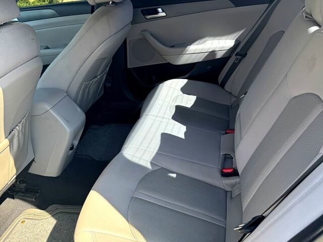 Хендай Соната, об'ємом двигуна 2.4 л та пробігом 175 тис. км за 10950 $, фото 6 на Automoto.ua