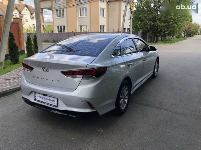 Хендай Соната 2017 в Киеве на Automoto.ua Хендай Соната, объемом двигателя 2 л и пробегом 455 тыс. км за 10990 $, фото 3 на Automoto.ua