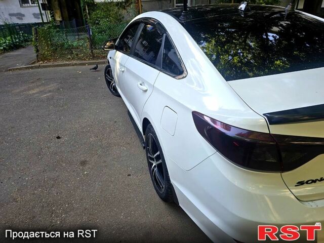 Хендай Соната, объемом двигателя 2 л и пробегом 205 тыс. км за 10000 $, фото 4 на Automoto.ua