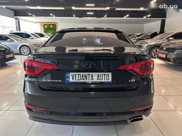 Хендай Соната, об'ємом двигуна 2 л та пробігом 287 тис. км за 11500 $, фото 3 на Automoto.ua