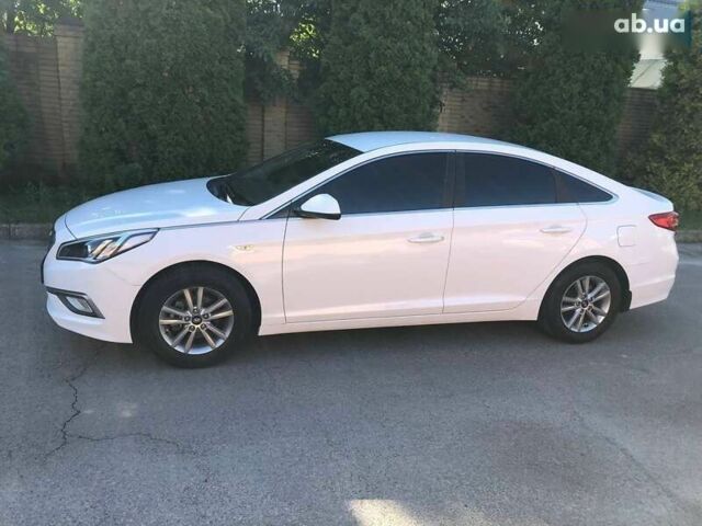Хендай Соната, об'ємом двигуна 2 л та пробігом 267 тис. км за 11290 $, фото 6 на Automoto.ua