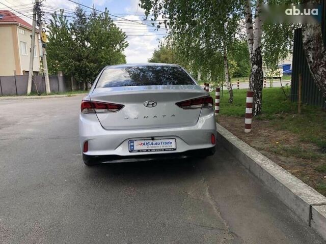 Хендай Соната 2017 в Киеве на Automoto.ua Хендай Соната, объемом двигателя 2 л и пробегом 455 тыс. км за 10990 $, фото 7 на Automoto.ua