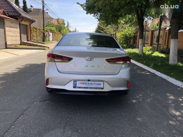 Хендай Соната 2017 у Києві на Automoto.ua Хендай Соната, об'ємом двигуна 2 л та пробігом 389 тис. км за 11290 $, фото 3 на Automoto.ua