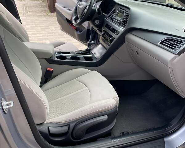 Хендай Соната, объемом двигателя 2.36 л и пробегом 156 тыс. км за 10500 $, фото 6 на Automoto.ua