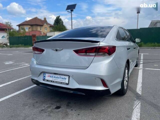 Хендай Соната 2018 в Киеве на Automoto.ua Хендай Соната, объемом двигателя 2 л и пробегом 333 тыс. км за 12490 $, фото 2 на Automoto.ua