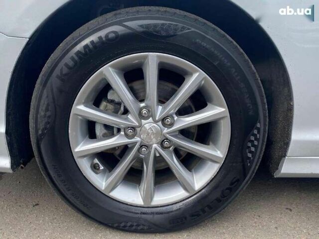 Хендай Соната, объемом двигателя 2 л и пробегом 388 тыс. км за 11490 $, фото 10 на Automoto.ua