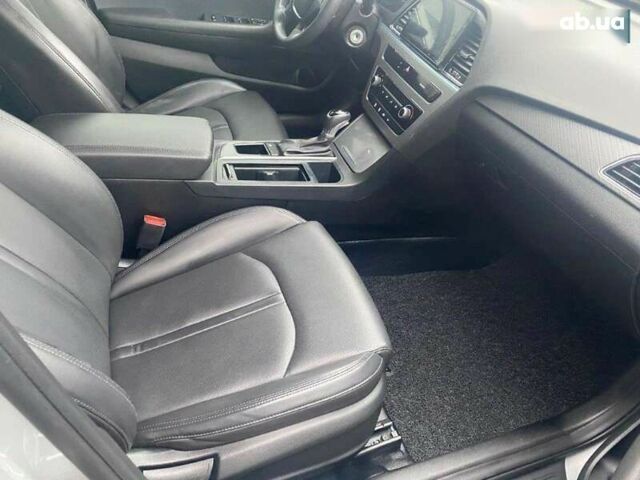 Хендай Соната, об'ємом двигуна 2 л та пробігом 335 тис. км за 10990 $, фото 4 на Automoto.ua