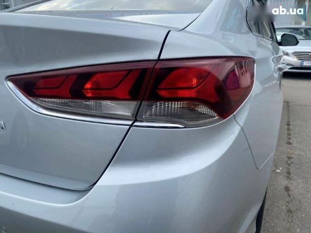 Хендай Соната, объемом двигателя 2 л и пробегом 388 тыс. км за 11490 $, фото 3 на Automoto.ua