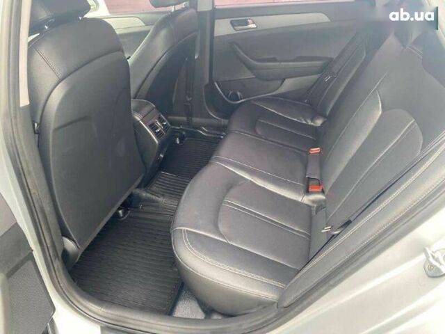 Хендай Соната, объемом двигателя 2 л и пробегом 388 тыс. км за 11490 $, фото 7 на Automoto.ua