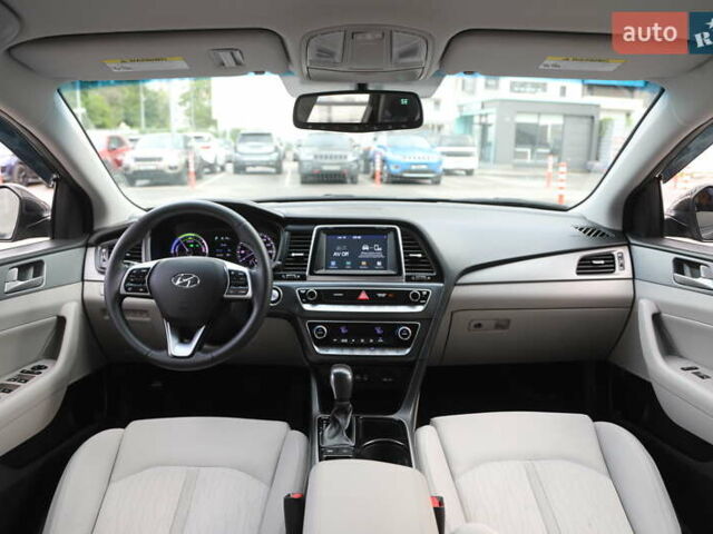 Хендай Соната, объемом двигателя 2 л и пробегом 95 тыс. км за 17500 $, фото 10 на Automoto.ua
