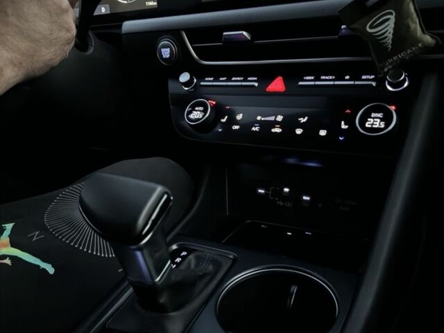 Хендай Соната, объемом двигателя 2.5 л и пробегом 18 тыс. км за 39500 $, фото 1 на Automoto.ua