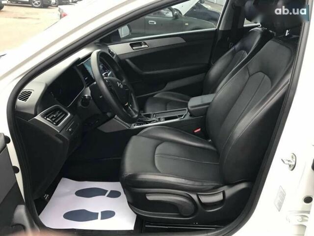 Хендай Соната, объемом двигателя 2 л и пробегом 348 тыс. км за 11390 $, фото 7 на Automoto.ua