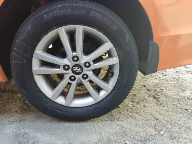 Желтый Хендай Соната, объемом двигателя 2 л и пробегом 500 тыс. км за 6500 $, фото 6 на Automoto.ua