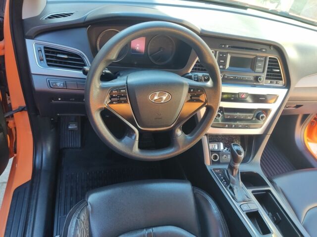 Желтый Хендай Соната, объемом двигателя 2 л и пробегом 500 тыс. км за 6500 $, фото 12 на Automoto.ua