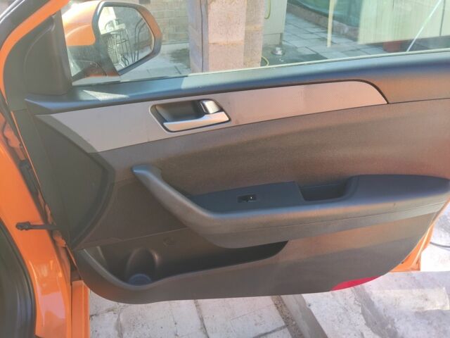 Желтый Хендай Соната, объемом двигателя 2 л и пробегом 500 тыс. км за 6500 $, фото 17 на Automoto.ua