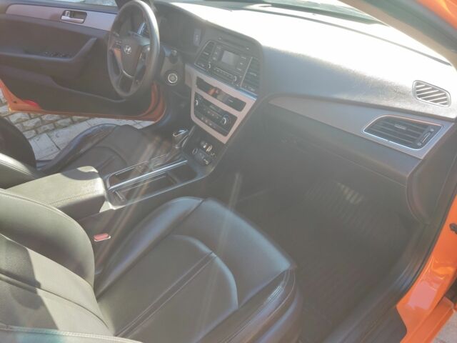 Желтый Хендай Соната, объемом двигателя 2 л и пробегом 500 тыс. км за 6500 $, фото 16 на Automoto.ua