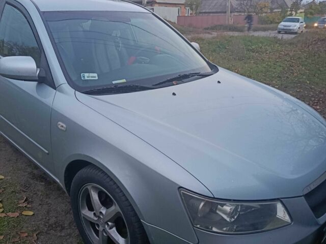 Хендай Соната 2006 в Славянске на Automoto.ua Серый Хендай Соната, объемом двигателя 2 л и пробегом 2 тыс. км за 3400 $, фото 2 на Automoto.ua