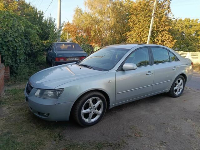 Серый Хендай Соната, объемом двигателя 2 л и пробегом 2 тыс. км за 3400 $, фото 7 на Automoto.ua