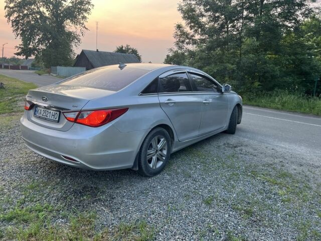 Серый Хендай Соната, объемом двигателя 2 л и пробегом 270 тыс. км за 6500 $, фото 9 на Automoto.ua