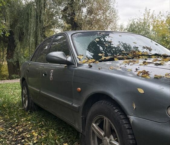 Хендай Соната 1997 у Фастове на Automoto.ua Сірий Хендай Соната, об'ємом двигуна 2 л та пробігом 335 тис. км за 1800 $, фото 2 на Automoto.ua