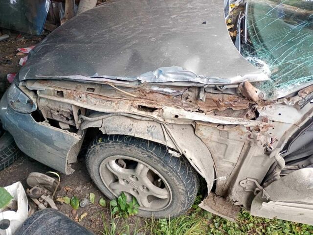 Сірий Хендай Соната, об'ємом двигуна 2 л та пробігом 187 тис. км за 1100 $, фото 3 на Automoto.ua