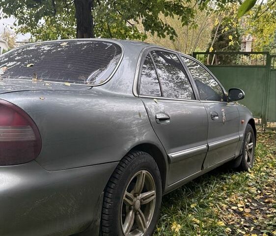 Хендай Соната 1997 у Фастове на Automoto.ua Сірий Хендай Соната, об'ємом двигуна 2 л та пробігом 335 тис. км за 1800 $, фото 3 на Automoto.ua