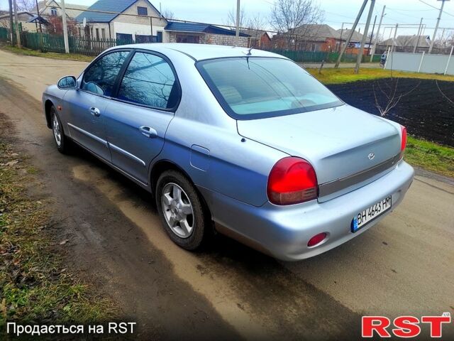 Серый Хендай Соната, объемом двигателя 2 л и пробегом 250 тыс. км за 2350 $, фото 4 на Automoto.ua