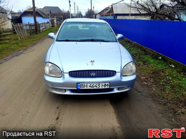 Серый Хендай Соната, объемом двигателя 2 л и пробегом 250 тыс. км за 2350 $, фото 9 на Automoto.ua