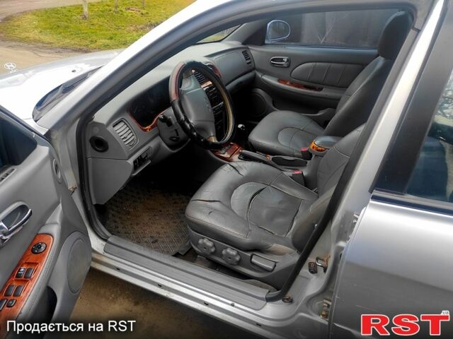 Серый Хендай Соната, объемом двигателя 2 л и пробегом 250 тыс. км за 2350 $, фото 6 на Automoto.ua