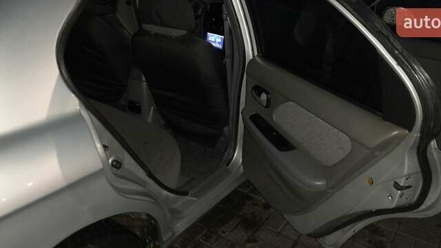 Серый Хендай Соната, объемом двигателя 2 л и пробегом 317 тыс. км за 3100 $, фото 6 на Automoto.ua