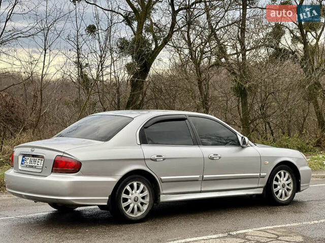 Сірий Хендай Соната, об'ємом двигуна 2 л та пробігом 255 тис. км за 2999 $, фото 20 на Automoto.ua