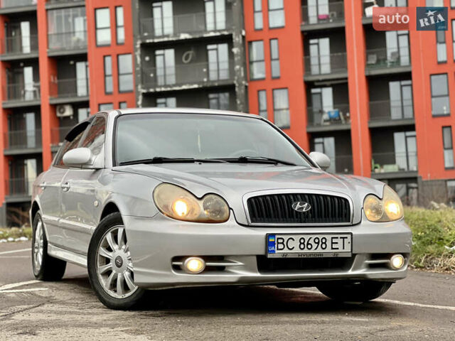 Серый Хендай Соната, объемом двигателя 2 л и пробегом 255 тыс. км за 2999 $, фото 1 на Automoto.ua