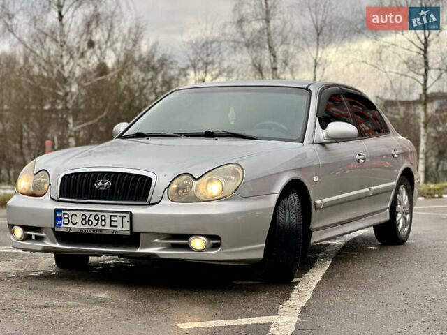 Серый Хендай Соната, объемом двигателя 2 л и пробегом 255 тыс. км за 3499 $, фото 5 на Automoto.ua