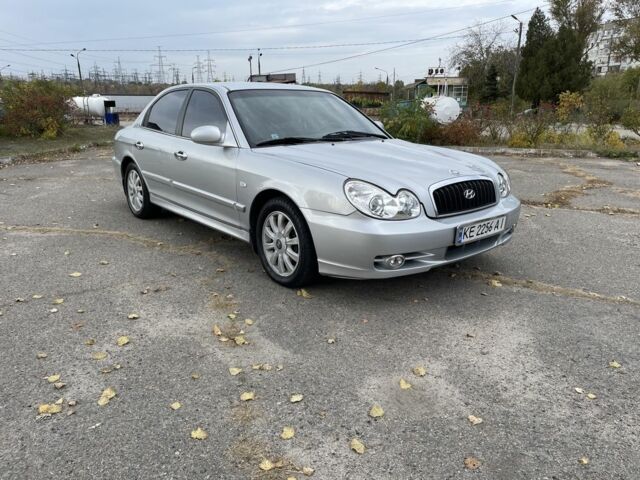 Серый Хендай Соната, объемом двигателя 2 л и пробегом 370 тыс. км за 3000 $, фото 1 на Automoto.ua