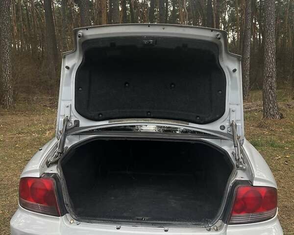 Сірий Хендай Соната, об'ємом двигуна 2 л та пробігом 281 тис. км за 3400 $, фото 28 на Automoto.ua