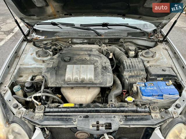 Серый Хендай Соната, объемом двигателя 2 л и пробегом 255 тыс. км за 3499 $, фото 42 на Automoto.ua