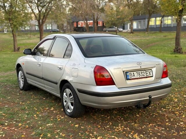 Сірий Хендай Соната, об'ємом двигуна 1.6 л та пробігом 270 тис. км за 1950 $, фото 5 на Automoto.ua