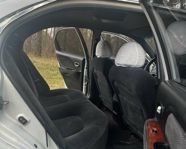 Сірий Хендай Соната, об'ємом двигуна 2 л та пробігом 281 тис. км за 3400 $, фото 4 на Automoto.ua