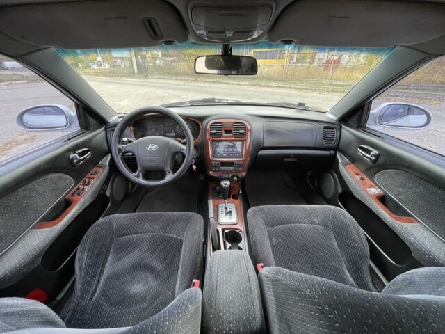 Серый Хендай Соната, объемом двигателя 2 л и пробегом 370 тыс. км за 3000 $, фото 6 на Automoto.ua