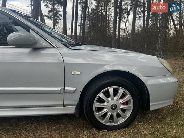 Сірий Хендай Соната, об'ємом двигуна 2 л та пробігом 281 тис. км за 3400 $, фото 22 на Automoto.ua