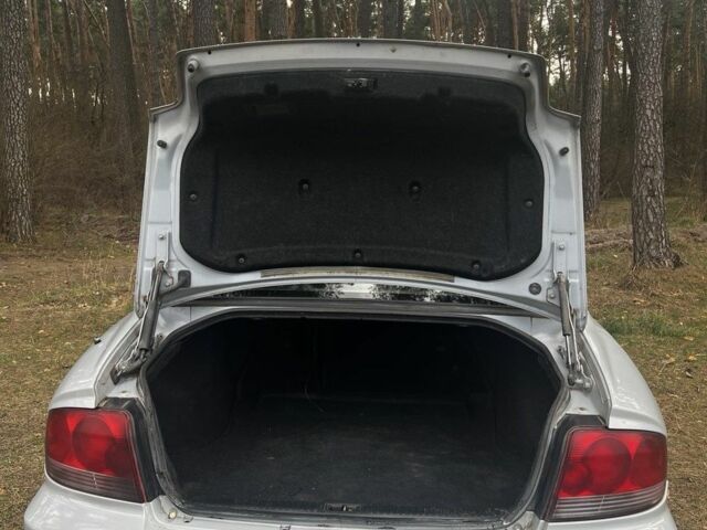 Сірий Хендай Соната, об'ємом двигуна 2 л та пробігом 281 тис. км за 3200 $, фото 6 на Automoto.ua