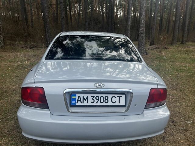 Сірий Хендай Соната, об'ємом двигуна 2 л та пробігом 281 тис. км за 3200 $, фото 5 на Automoto.ua