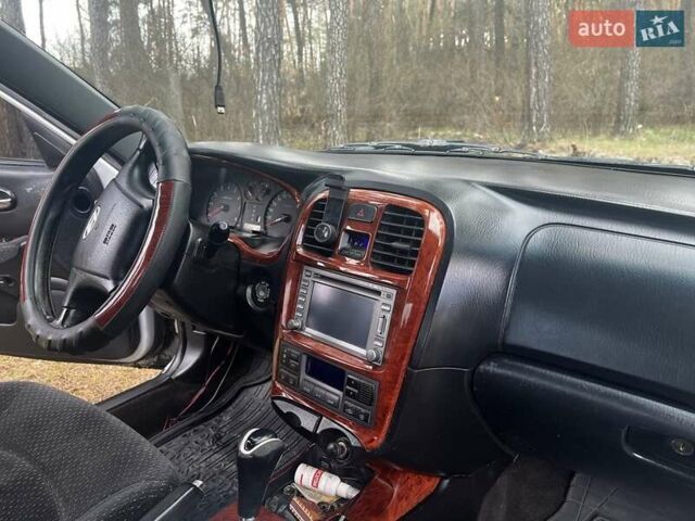 Сірий Хендай Соната, об'ємом двигуна 2 л та пробігом 281 тис. км за 3400 $, фото 6 на Automoto.ua