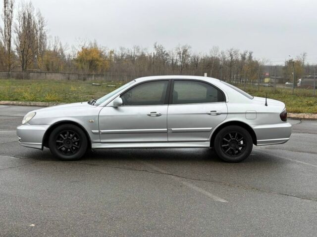 Серый Хендай Соната, объемом двигателя 2 л и пробегом 330 тыс. км за 2800 $, фото 5 на Automoto.ua