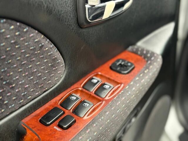 Серый Хендай Соната, объемом двигателя 2 л и пробегом 330 тыс. км за 2800 $, фото 10 на Automoto.ua