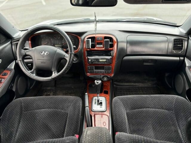 Серый Хендай Соната, объемом двигателя 2 л и пробегом 330 тыс. км за 2800 $, фото 8 на Automoto.ua