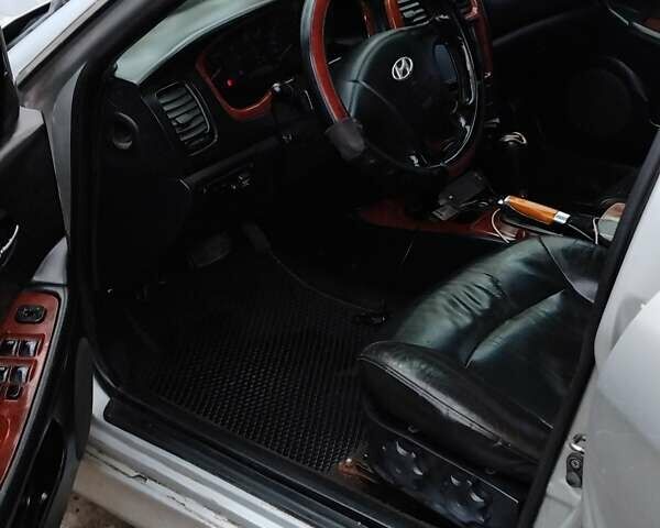 Серый Хендай Соната, объемом двигателя 2 л и пробегом 40 тыс. км за 3800 $, фото 3 на Automoto.ua