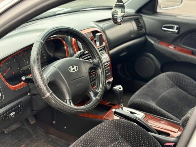 Серый Хендай Соната, объемом двигателя 2 л и пробегом 330 тыс. км за 2800 $, фото 7 на Automoto.ua