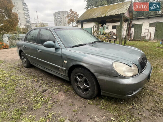 Серый Хендай Соната, объемом двигателя 2 л и пробегом 270 тыс. км за 1650 $, фото 2 на Automoto.ua